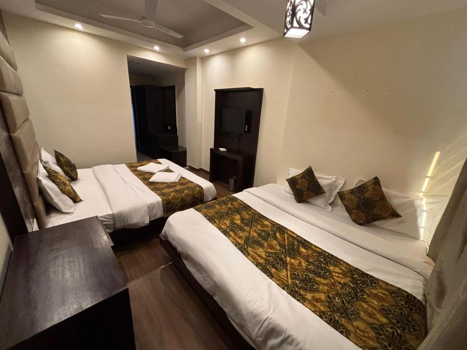 The Bunkk Inn Hotel & Restaurant Mussoorie Esterno foto