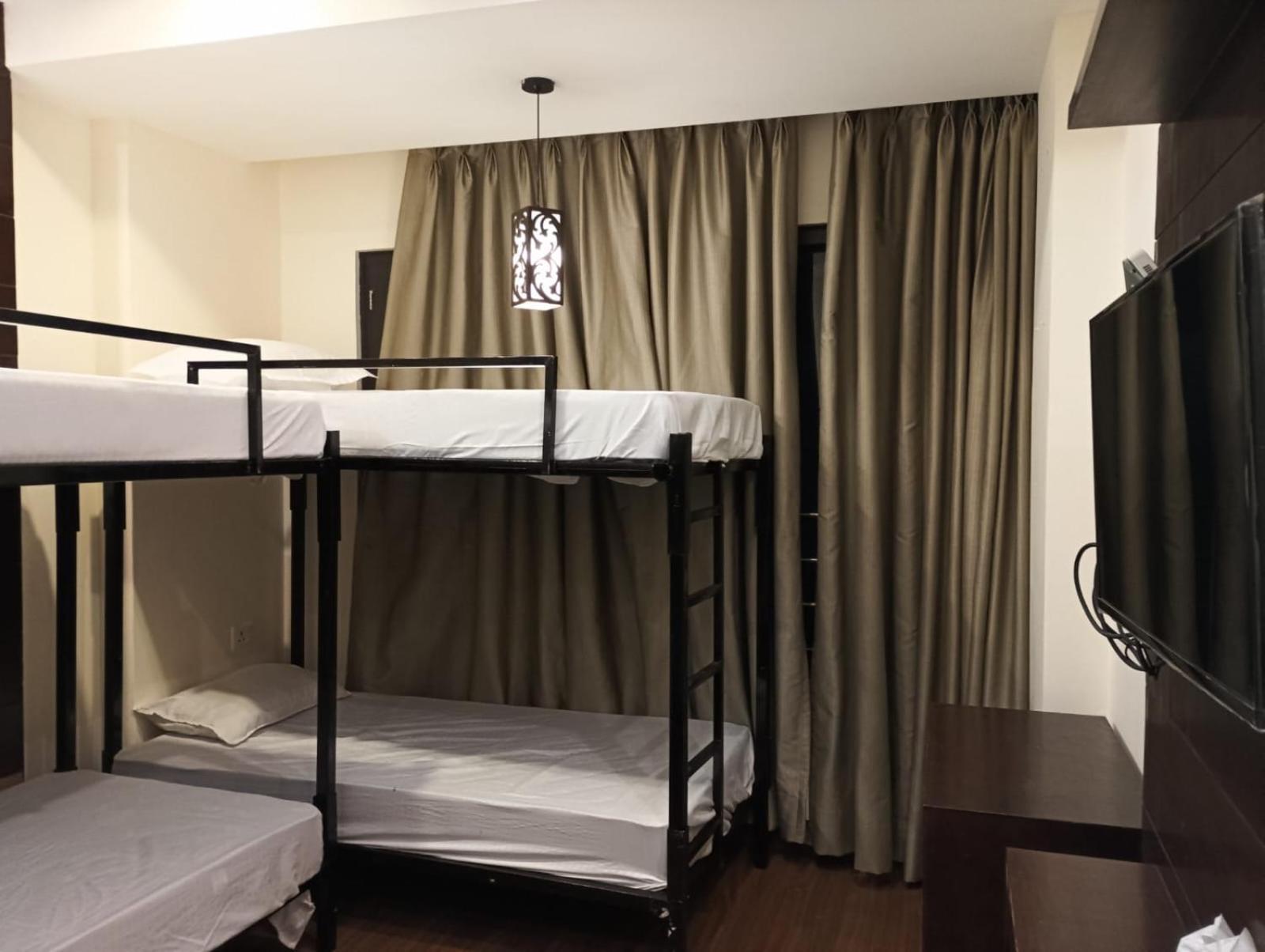 The Bunkk Inn Hotel & Restaurant Mussoorie Esterno foto